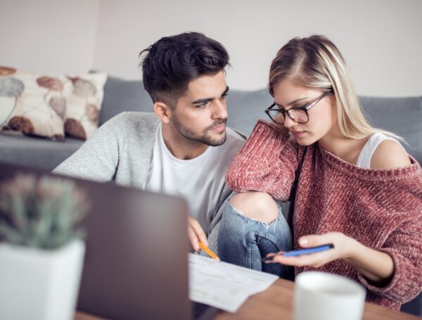 Polacy spłacają i nadpłacają kredyty mieszkaniowe na potęgę