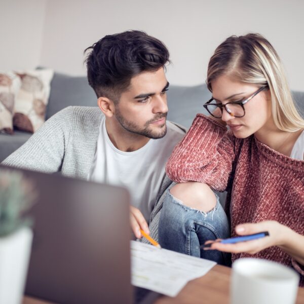 Polacy spłacają i nadpłacają kredyty mieszkaniowe na potęgę